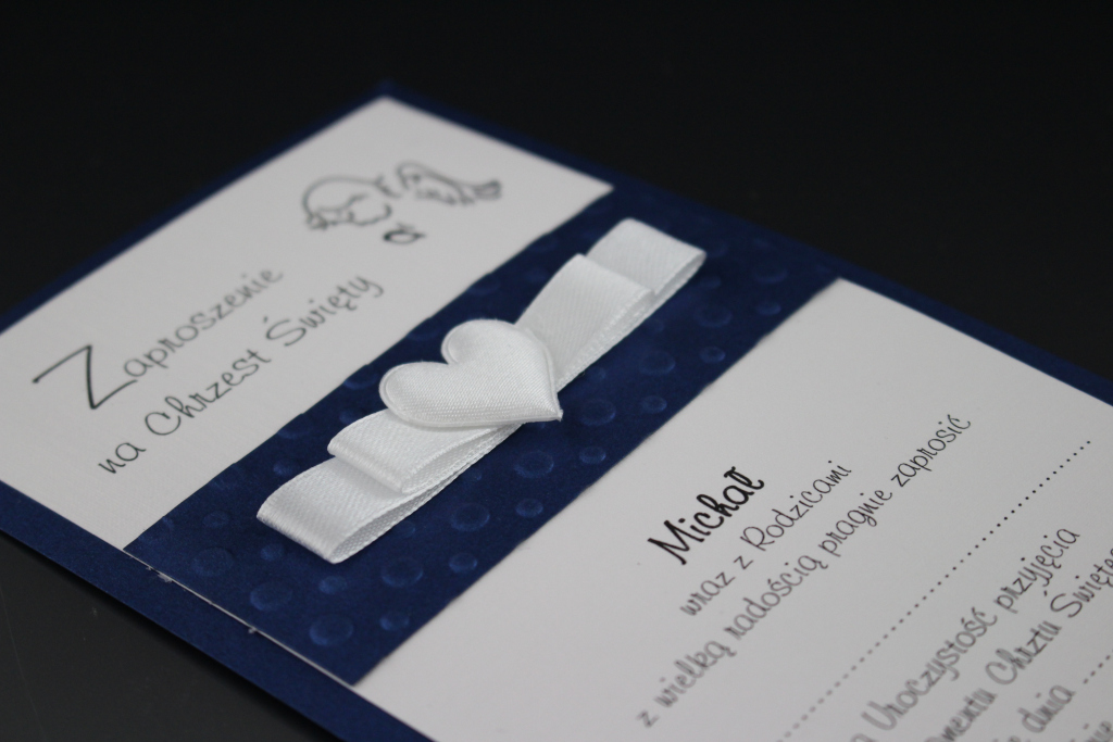 Zaproszenia na chrzest z tłoczeniem, papier granatowy